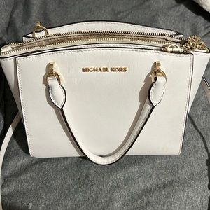 micheal kors shoulder purse